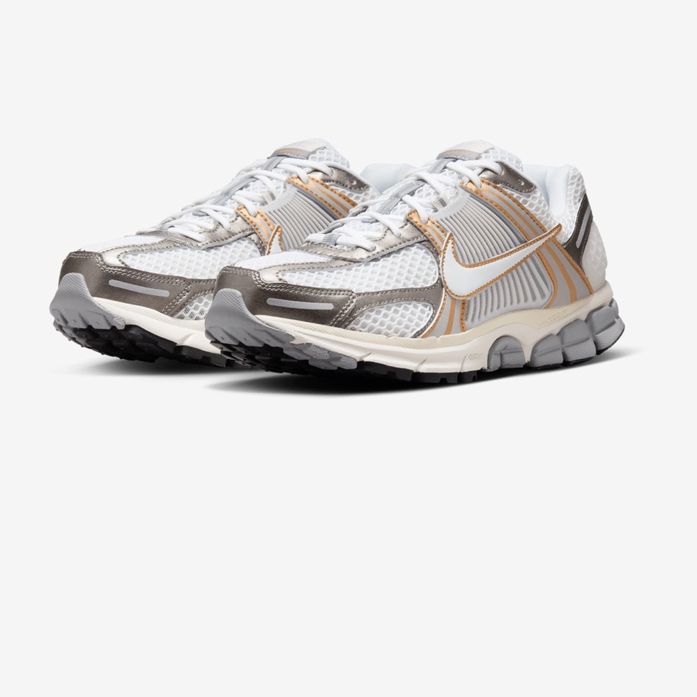 Nike Zoom Vomero 5 -White & Gray Sneakers